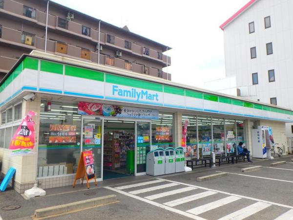 コンビニ　ファミリーマート東大阪西堤店（コンビニ）まで249m