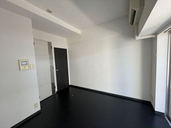 居室・リビング　☆明るい洋室☆