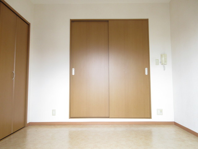 居室・リビング　日当たりのよい６帖の洋室です。