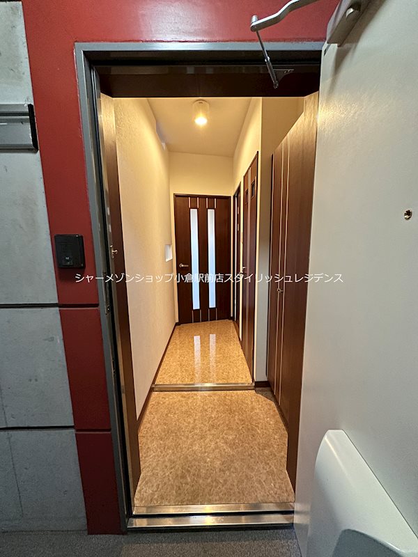 玄関　現況と異なる場合は現況を優先します