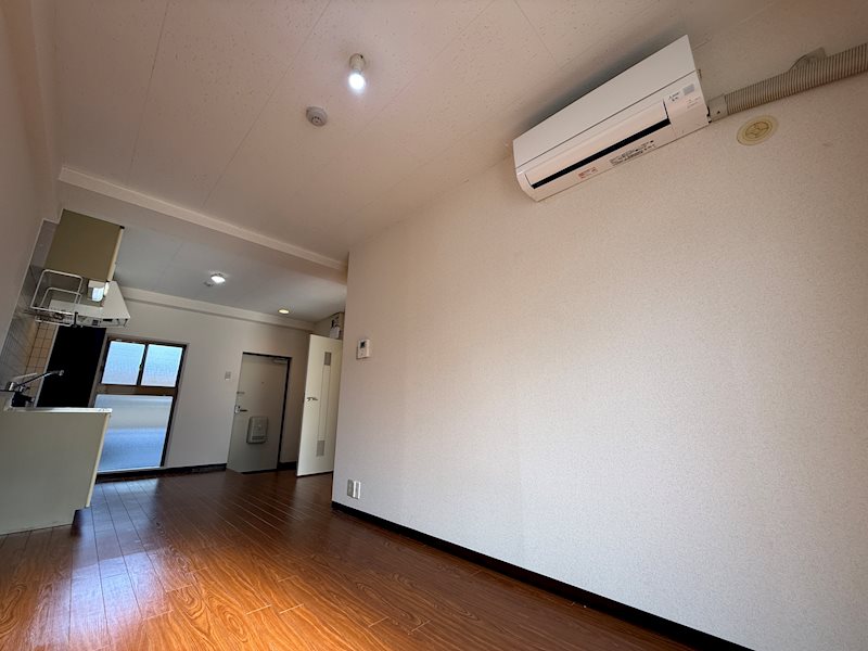 居室・リビング　206号室（2025年12月30日撮影分）