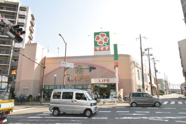 スーパー　ライフ吹田泉町店（スーパー）まで401m