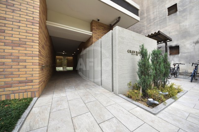 エントランス　グランバース福島　エントランス