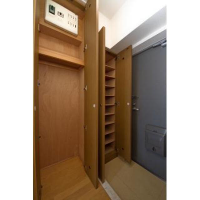 玄関　※写真は同タイプ住戸です。