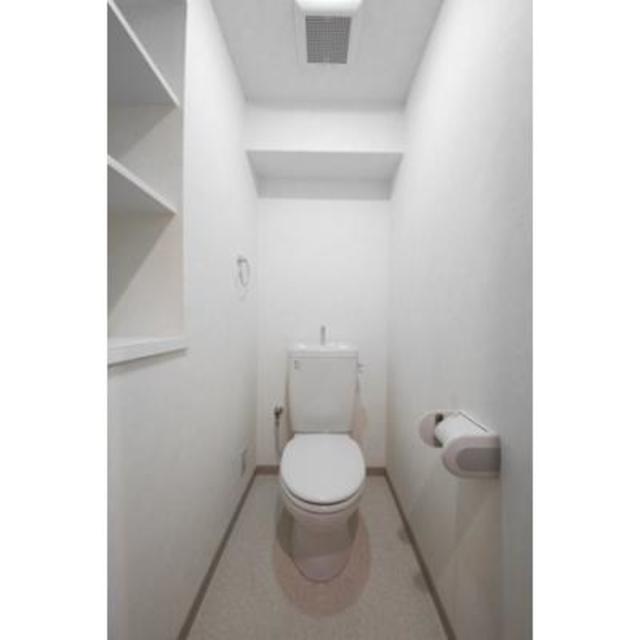 トイレ　※写真は同タイプ住戸です。