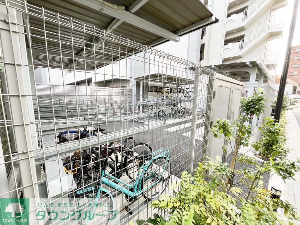 駐車場　庭