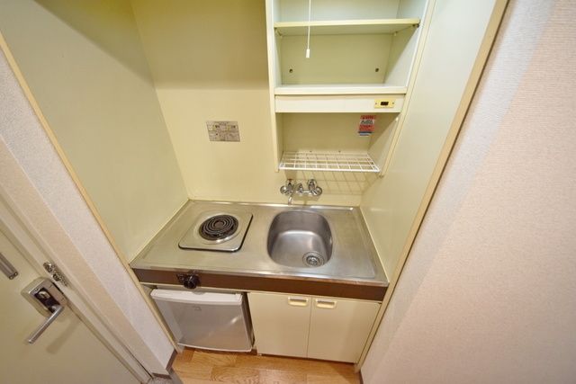 キッチン　★電気コンロ１口設置済みです★