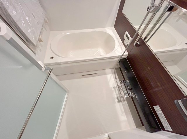 バス・シャワールーム　広めのお風呂は一日の疲れを癒してくれます。