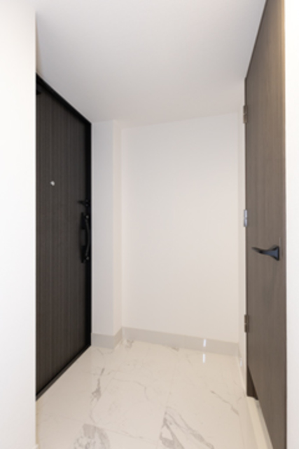 玄関　※写真は同タイプ住戸です。