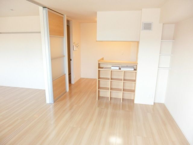 居室・リビング　明るく開放感のあるリビングです！