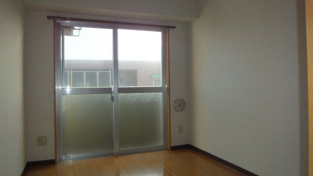 居室・リビング　日当り良好のお部屋です。