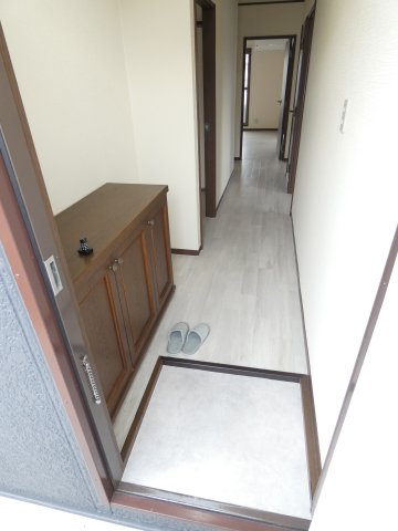 玄関　シューズボックスのある玄関です