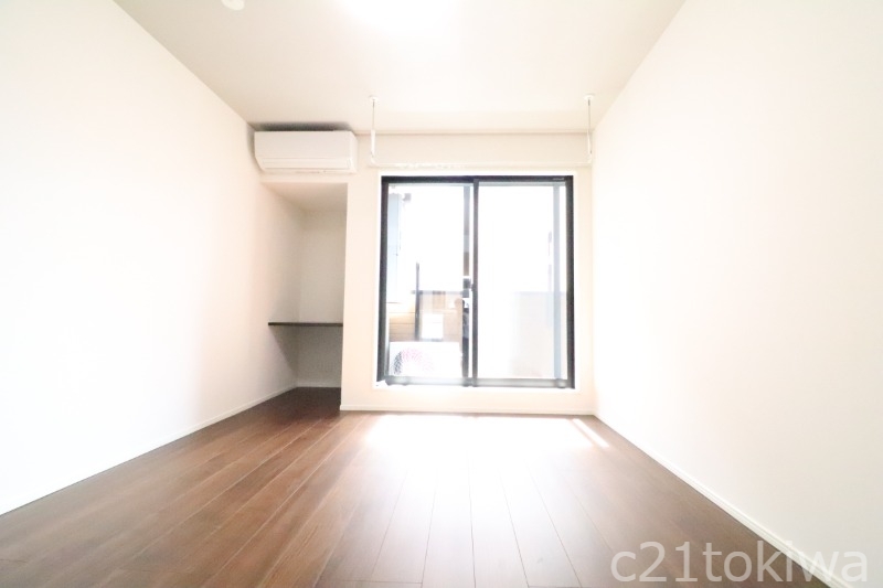 居室・リビング　※同建物別部屋写真です