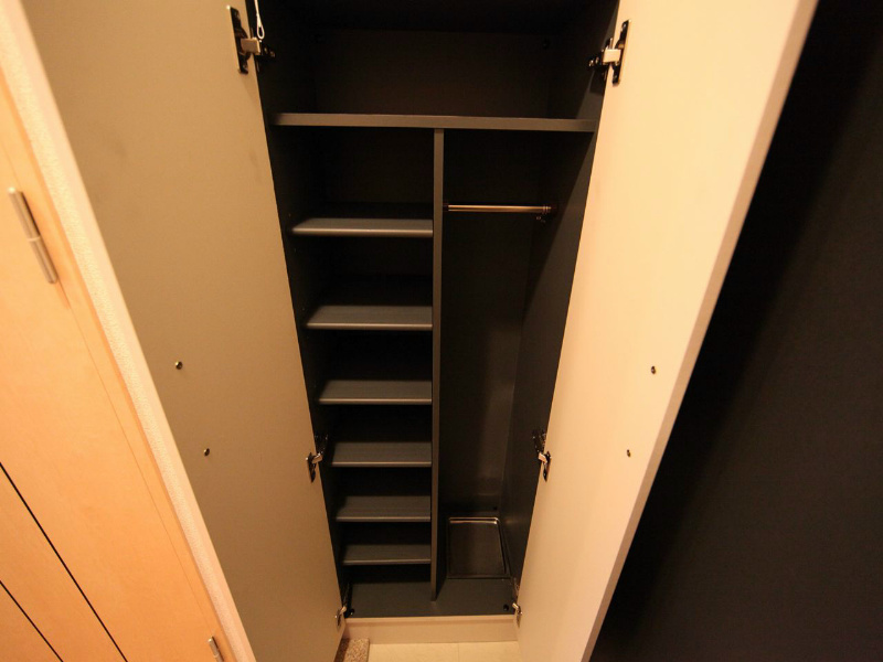 玄関　玄関　シューズボックス付（収納充実してます）