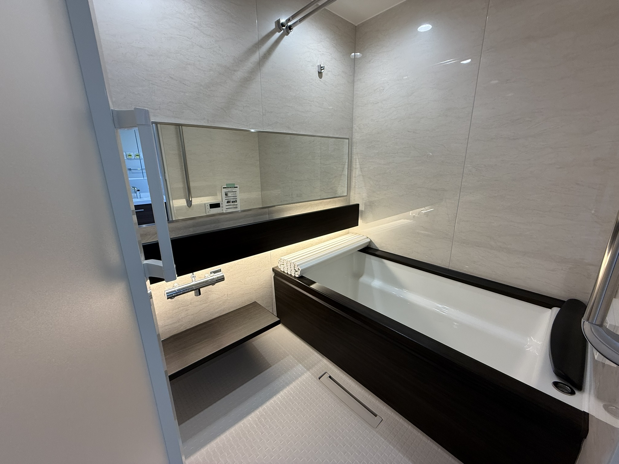 バス・シャワールーム　追焚機能・浴室乾燥機付き