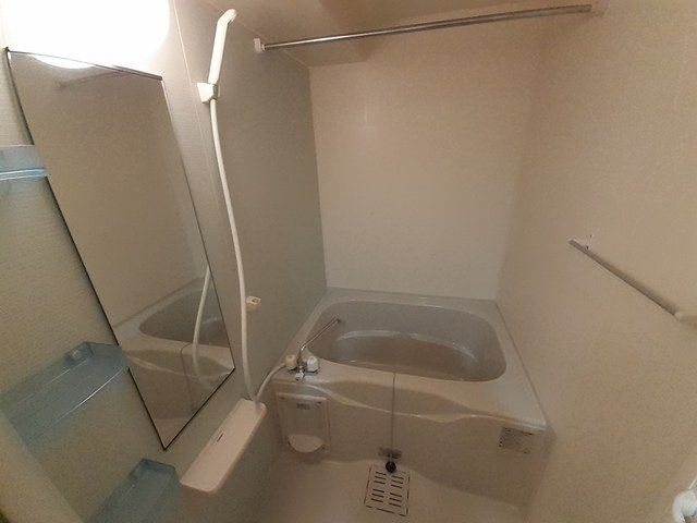 バス・シャワールーム　お風呂です