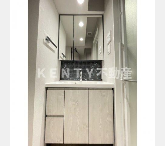 洗面設備　使いやすい洗面所です