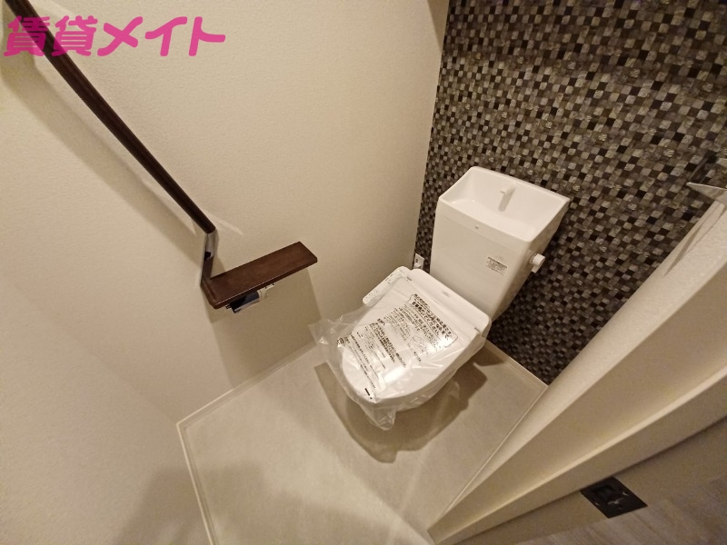 トイレ　同型参考写真