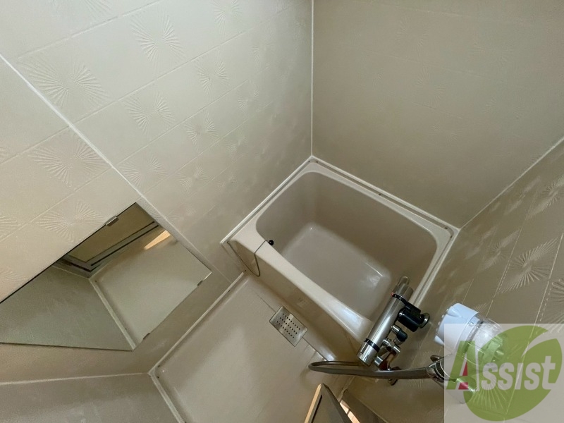 バス・シャワールーム　お風呂になります。一日の疲れを癒してくださいね。