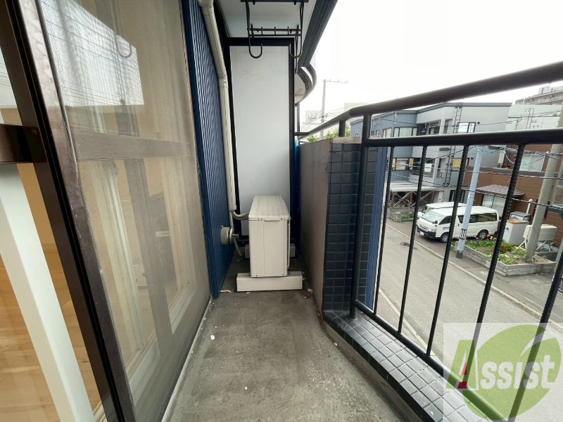 バルコニー　バルコニーです。洗濯物を干したり一息ついたりできますね！