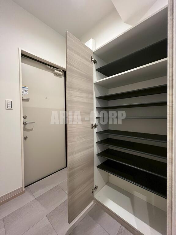 玄関　大型シューズBOXを配置◎