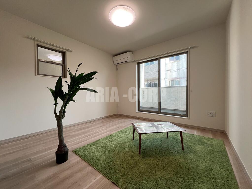 居室・リビング　白を基調としたおしゃれな室内です！