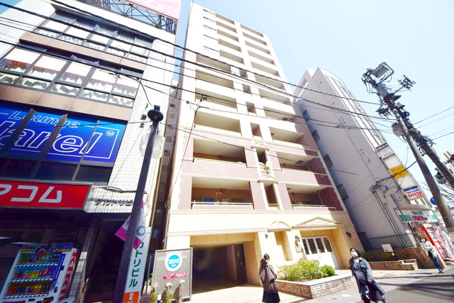 建物外観　～ドドーンっ～