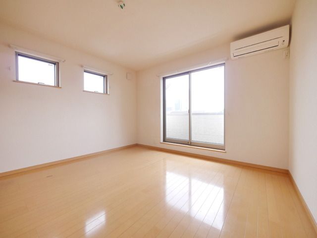 居室・リビング　★日当たりも良い洋室★