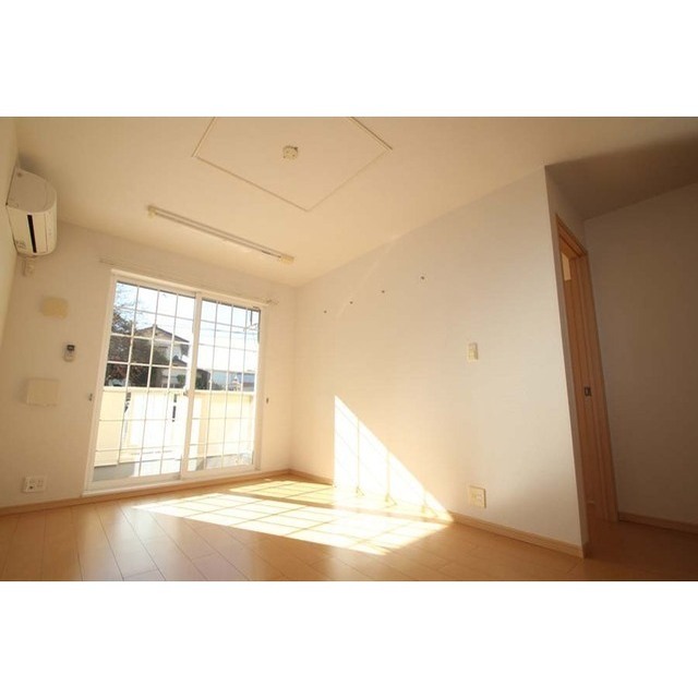 居室・リビング　※画像は全て１０１の内観写真