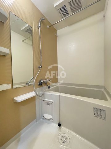 バス・シャワールーム　エスリード弁天町ベイコート　浴室