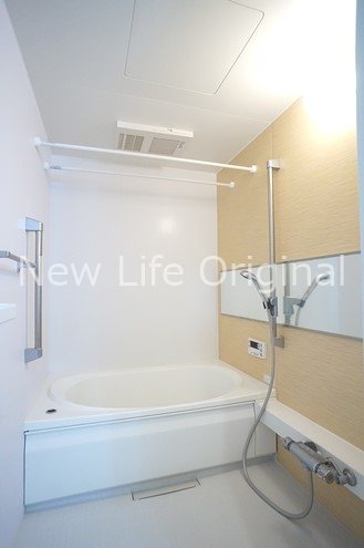 バス・シャワールーム　ゆったり浸かれる大きさの浴槽でリフレッシュ☆浴室乾燥機付き☆