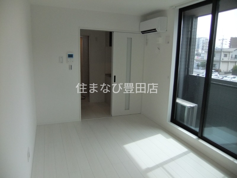 居室・リビング　同型別部屋写真