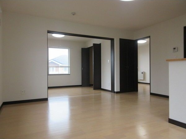 居室・リビング　☆13.0帖の広々としたリビングです！