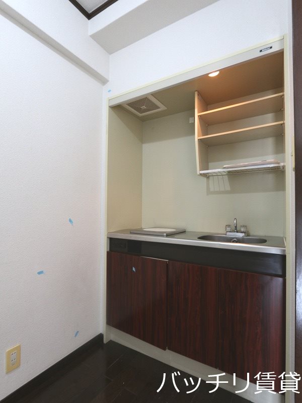 キッチン　別号室写真のため、現況を優先いたします。