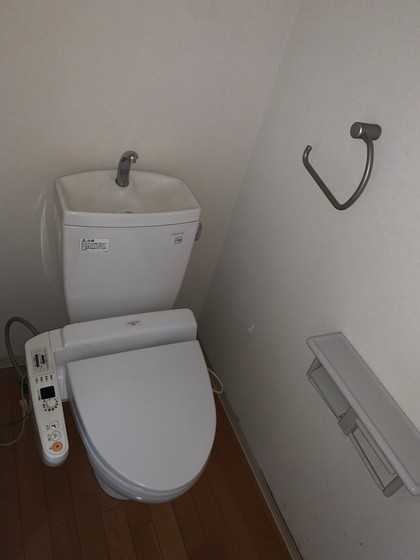 トイレ　※別部屋の写真です