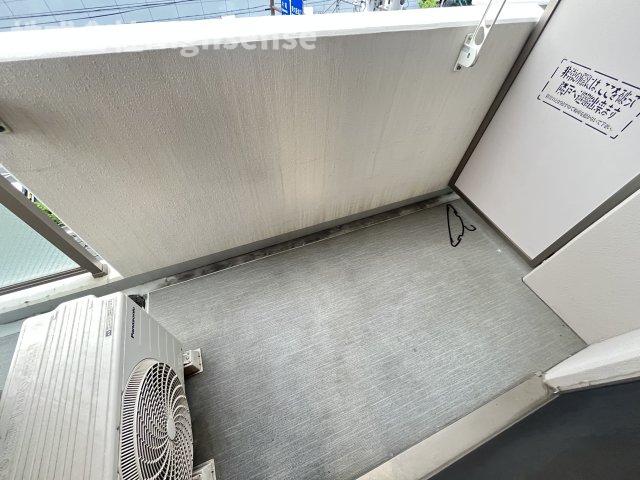 バルコニー　開放的で明るい空間を演出してくれるバルコニーです