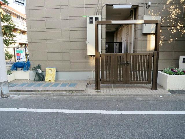 エントランス　建物の内部です