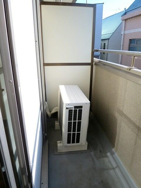 バルコニー　陽当たり良好なバルコニーです