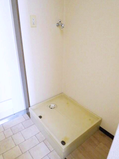 その他設備　室内洗濯機置場です