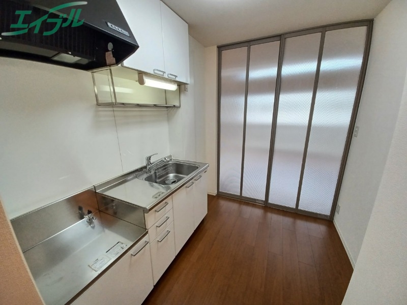 キッチン　別部屋反転参考写真