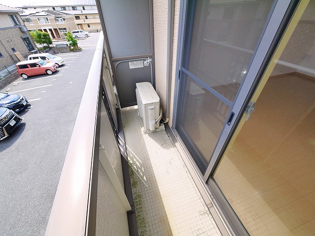 バルコニー　お洗濯にも便利なバルコニー付き