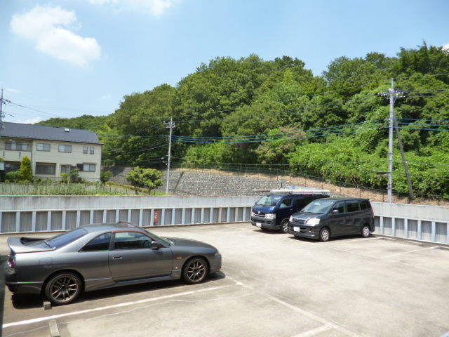 駐車場　駐車場／要空確認
