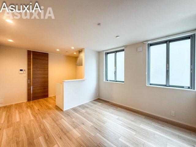 居室・リビング　同タイプ間取りの別部屋写真です。