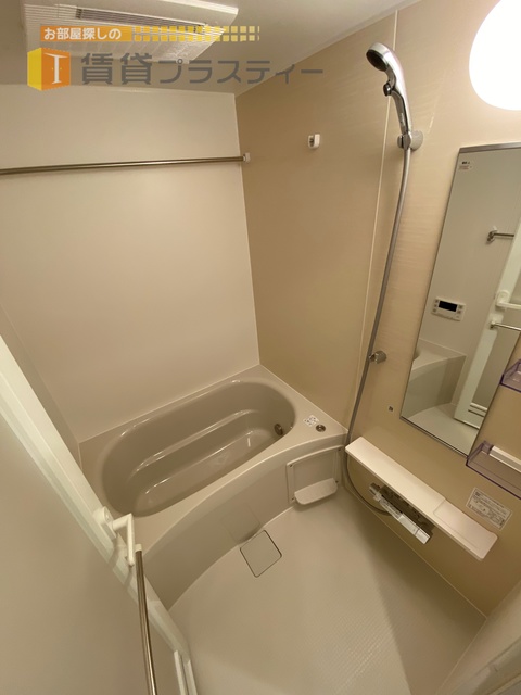 バス・シャワールーム　追い焚き機能付きお風呂