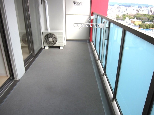 バルコニー　お洗濯物もたくさん干せますね