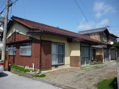 建物外観　平屋の戸建てです。