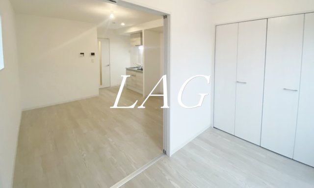 居室・リビング　洋室のお部屋です。（同仕様です。）