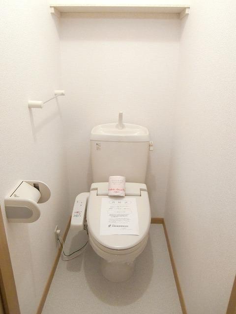 トイレ　温水洗浄暖房便座付トイレ