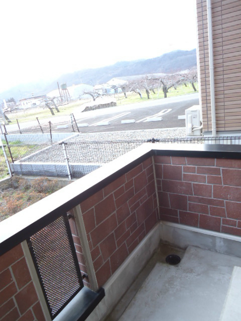バルコニー　写真は101号室です。（参考）