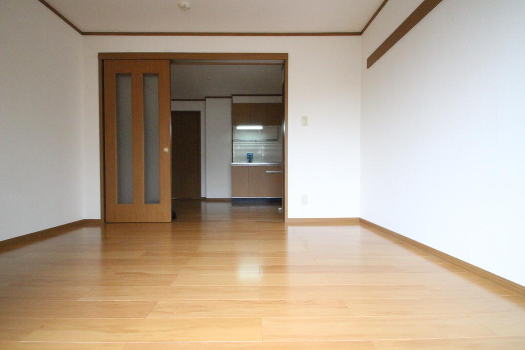 居室・リビング　同建物別号室